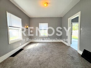 Building Photo - 3206 3rd St