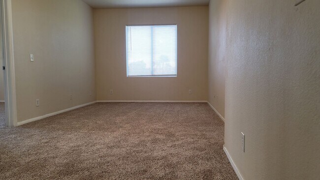 Building Photo - Spacious home in Southern Highlands