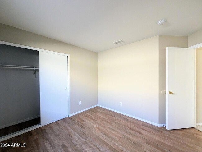 Building Photo - 7059 W Gardenia Ave