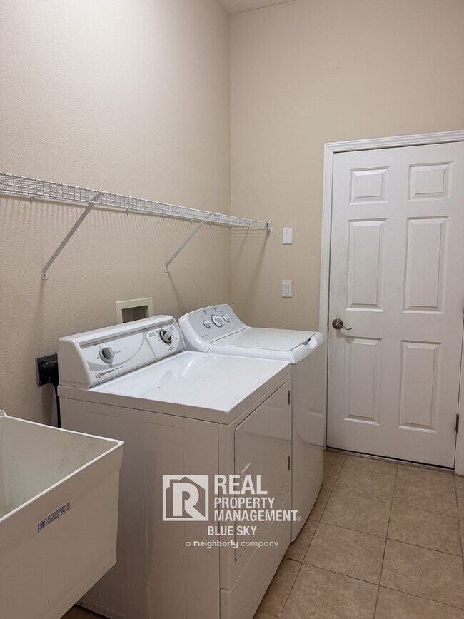 Building Photo - 11530 Oyster Bay Cir