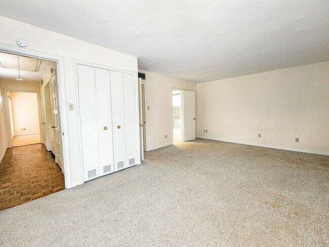 Building Photo - 12 Kings Row