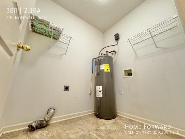 Building Photo - 605 Hopewell Park