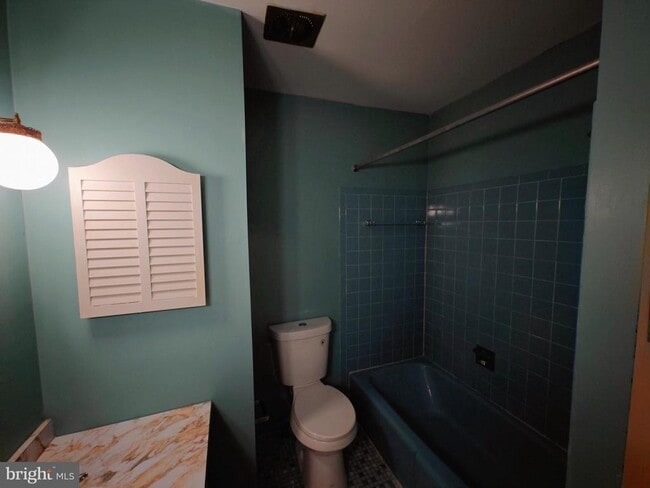 Building Photo - 1304 Wendover Ct