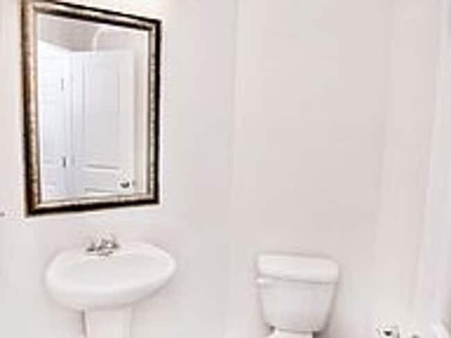 Building Photo - Cozy 3 Bed, 2 Bath Townhome