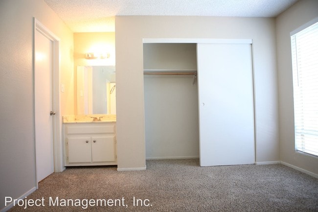 Building Photo - 2740 Elvyra Way