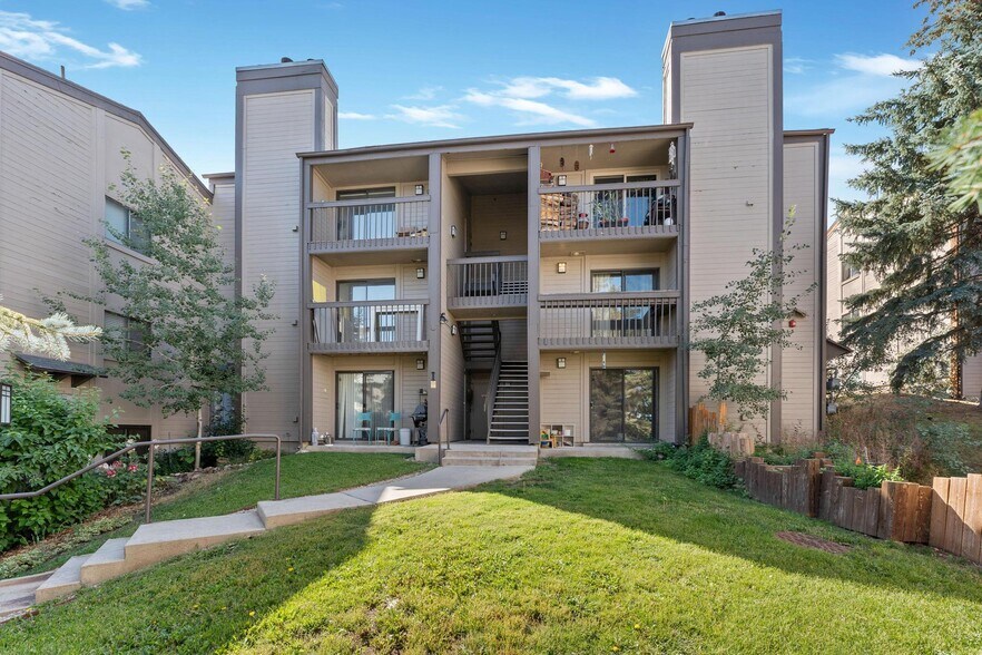 Building Photo - 1650 Upper Ironhorse Loop
