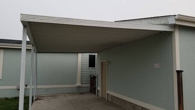 Building Photo - 33188 Fuchsia Ln