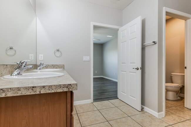 Building Photo - 25 SW 19th Terrace