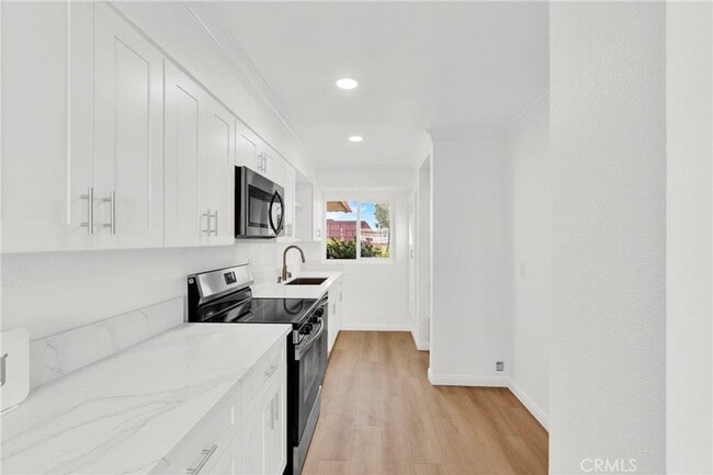 Building Photo - 2 Bedroom Townhome in San Marcos