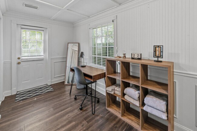 Building Photo - All-Inclusive Utilities & Fully Furnished First-Floor Condo Near Daffin Park