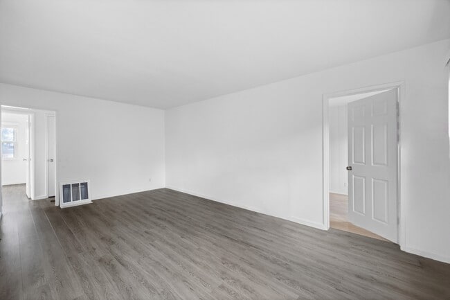 Building Photo - 3493 Meier St