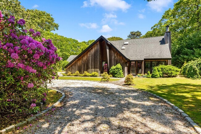 Building Photo - 6 Strathmore Ct