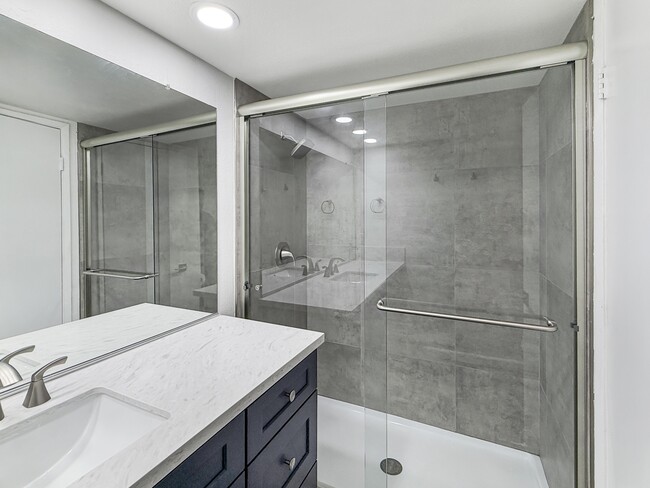 Building Photo - 1270 Cleveland Ave