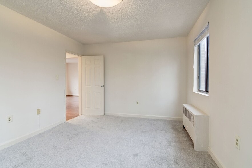 Building Photo - 4733 1st St SW