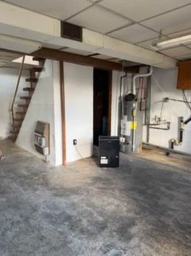 Building Photo - Remodeled 3-Bedroom, 2-Bathroom Home on – Near Blackman Lake - Wolcottville