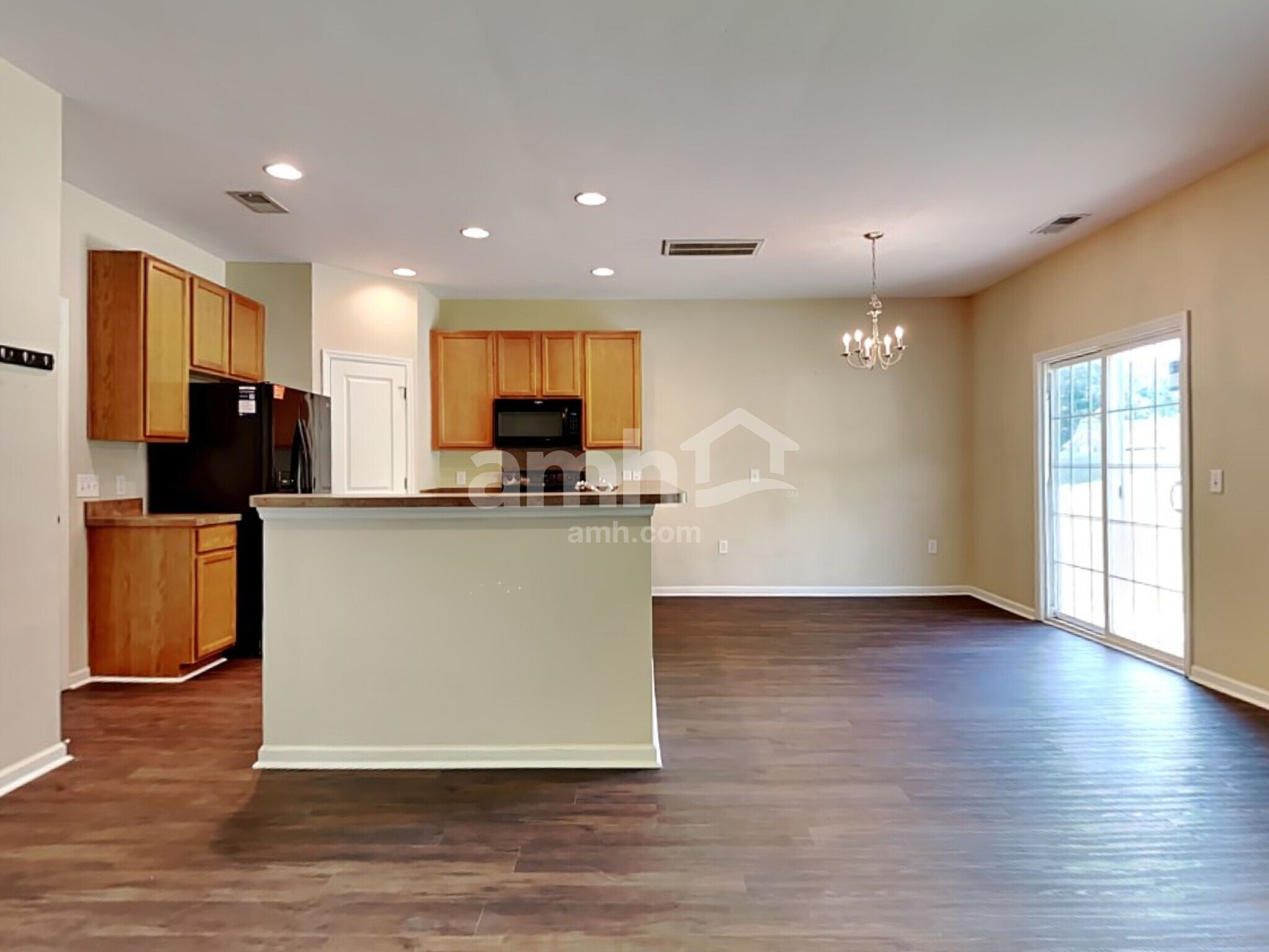 Building Photo - 910 Laurel Oaks Ln