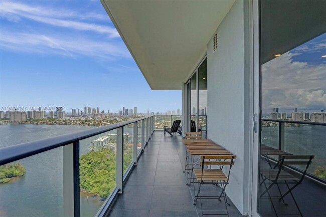 Balcony - 16385 Biscayne Blvd