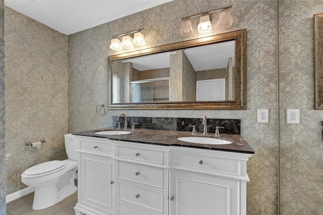 Building Photo - 11614 Village Pl Dr