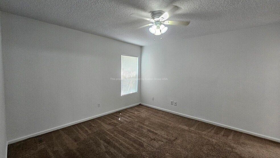 Building Photo - 9453 Thorn Glen Rd