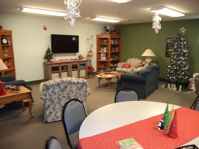 Building Photo - 8935 S Wood Creek Dr