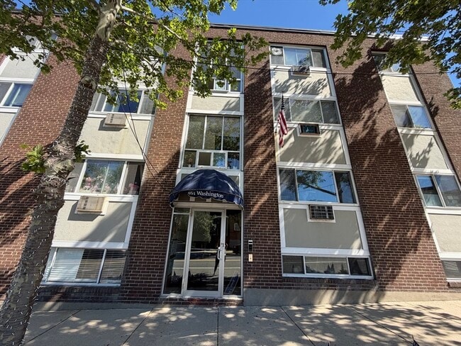 Building Photo - 461 Washington St