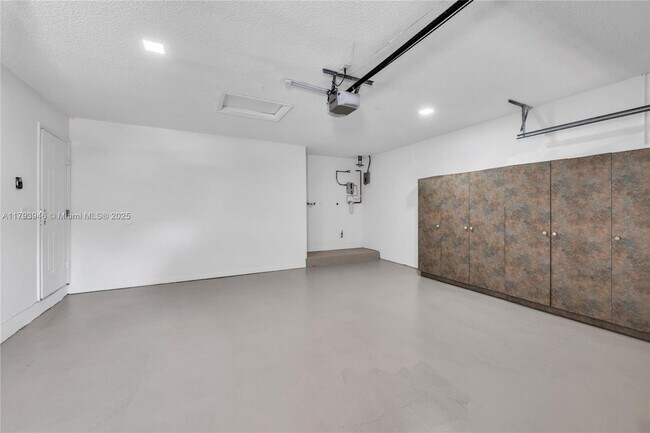 Building Photo - 4470 SW 153rd Ave