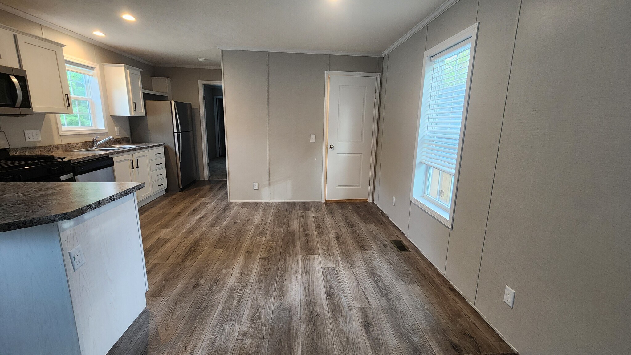 Building Photo - 3701 2nd St