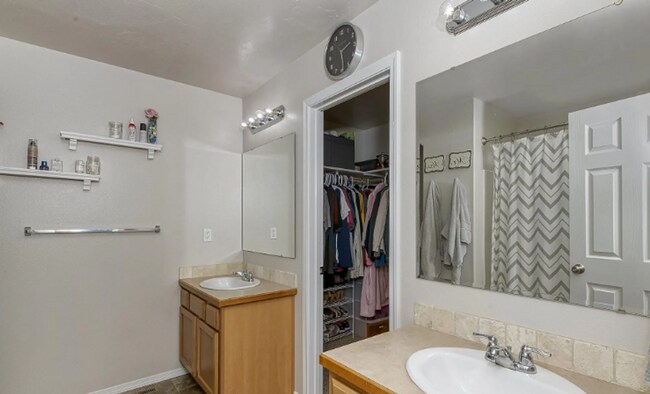 Building Photo - 3 Bedroom, 2 Bath Single Level home in Meridian!