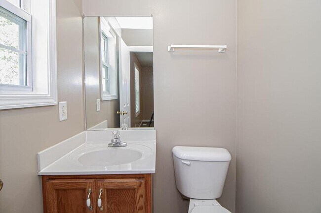 Building Photo - 101 Monarch Ln