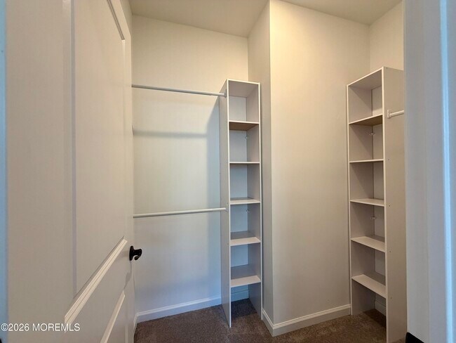 Building Photo - 305 Spirit Wy