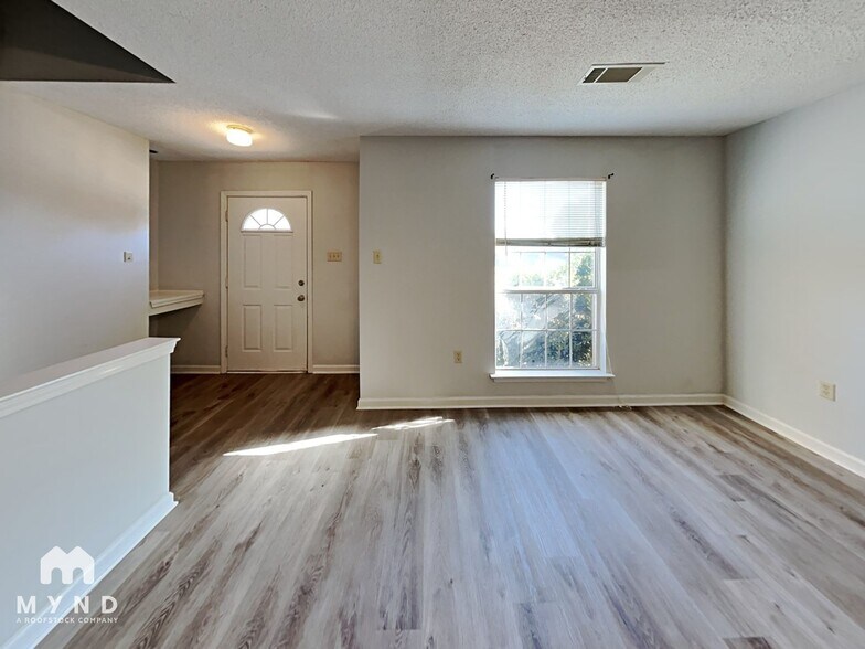 Building Photo - 275 Oakland Hills Dr