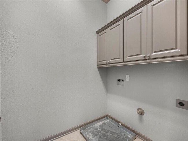 Building Photo - 211 Cheswood Forest Pl