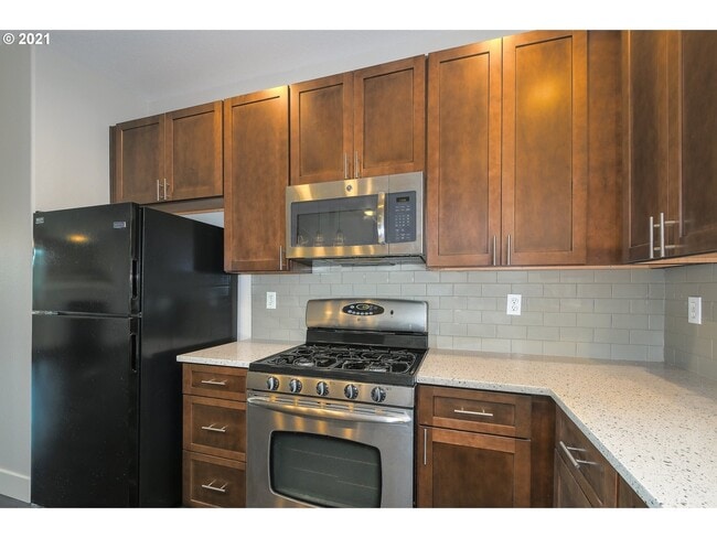 Building Photo - 15300 SW Pumice Ln