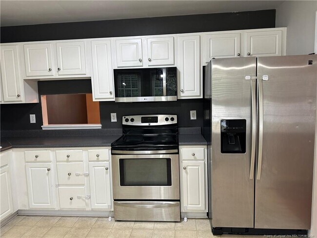 Building Photo - 3679 Pioneer Dr