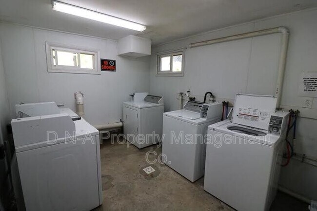 Building Photo - 108 3rd St