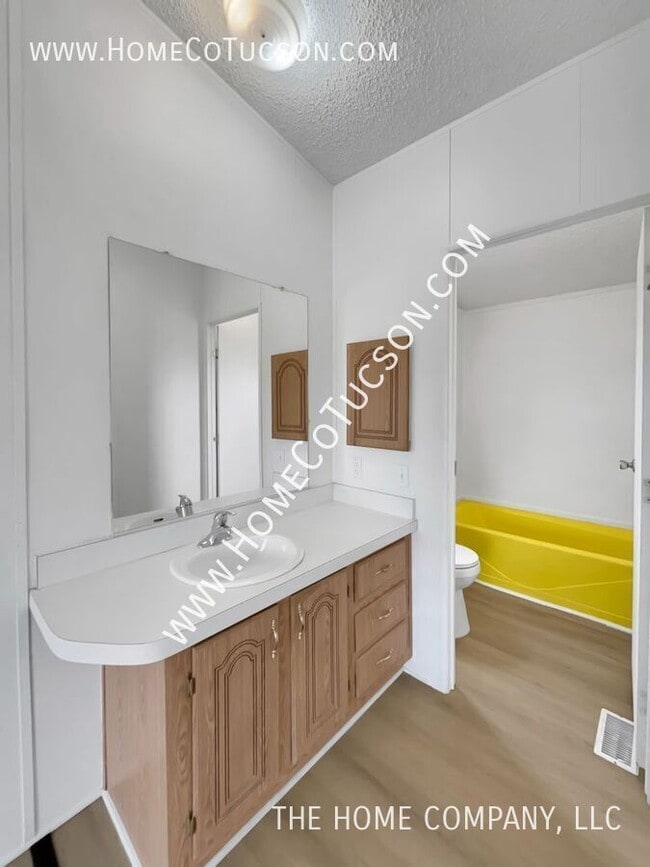 Building Photo - 1591 W Patton St