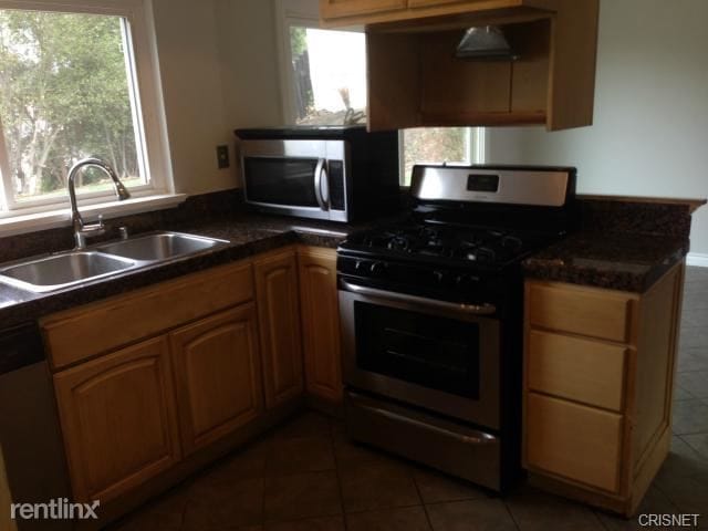 Building Photo - 5519 Old Salt Ln