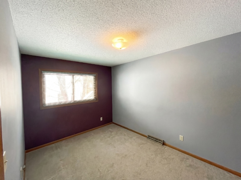 Building Photo - 873 Iowa Ave W