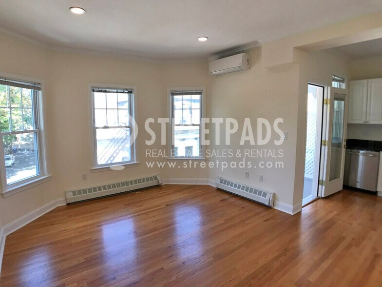 Building Photo - 65 Langdon St