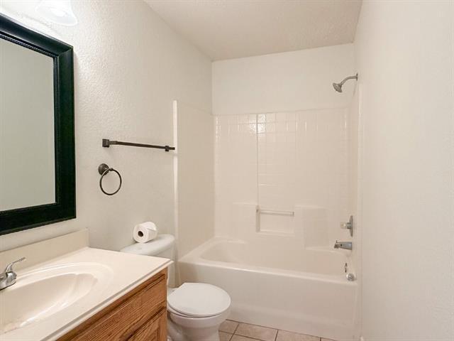 Building Photo - 308 Palm St