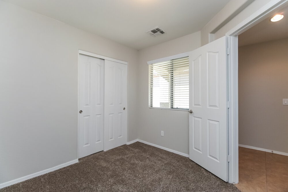 Building Photo - 1674 W Corriente Dr