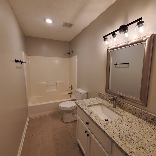 Building Photo - Southern Comfort Oasis: 3BR/2BA Rental Home in Valdosta, GA