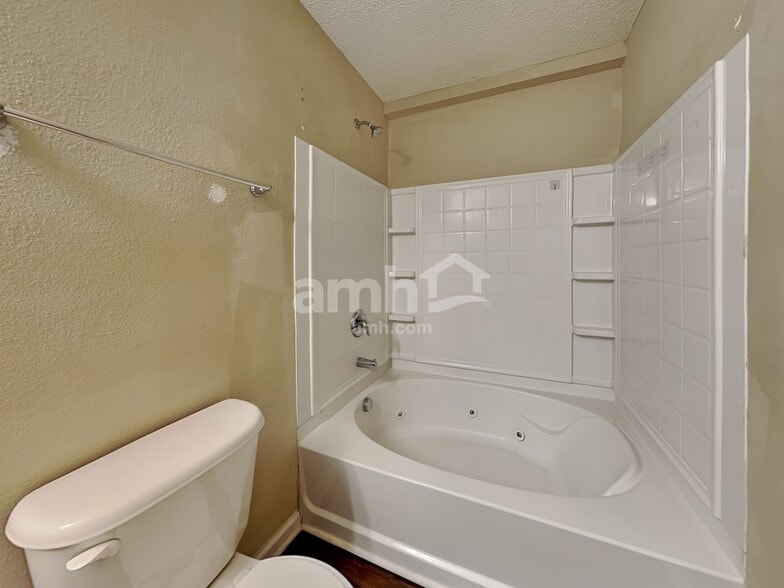 Building Photo - 112 Willow Lakes Ct