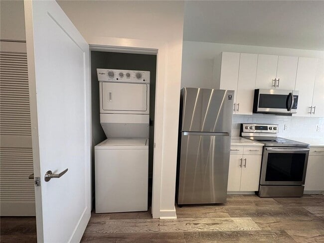 Building Photo - 525 Parkway Dr