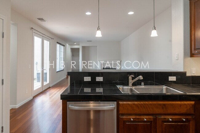 Building Photo - Bethany Village Mountain House Move-In Ready 3-Bed, 2.5-Bath