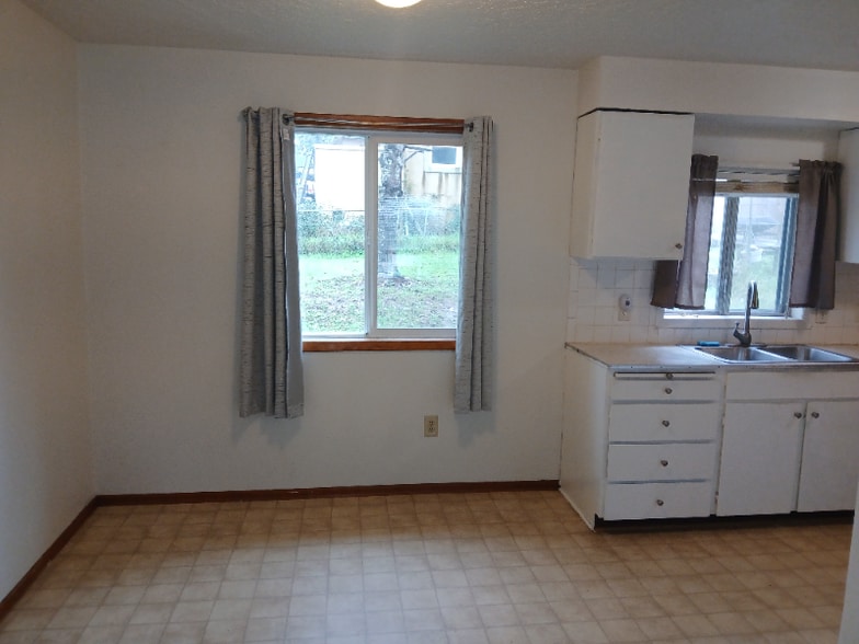 Building Photo - 404-404 N Morton St