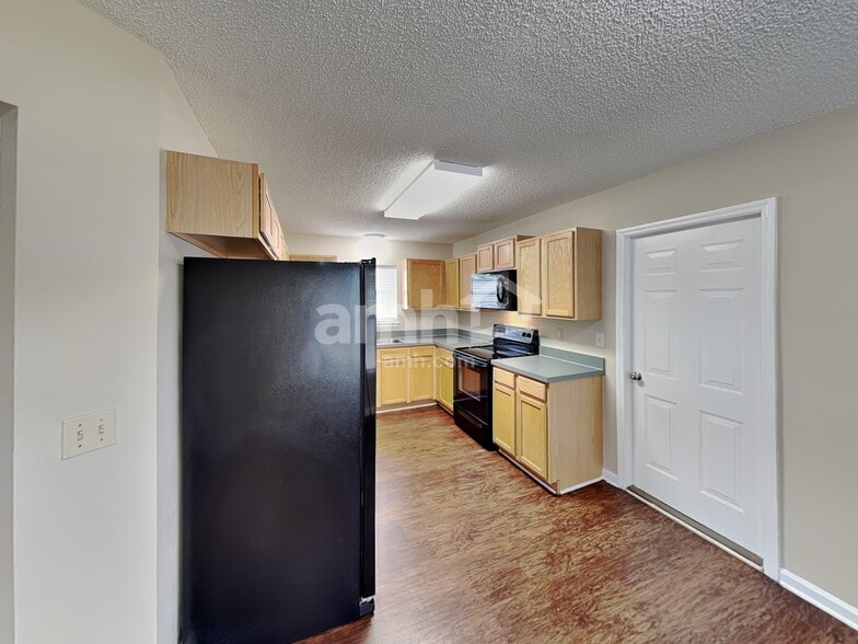 Building Photo - 11062 Gullwing Ct