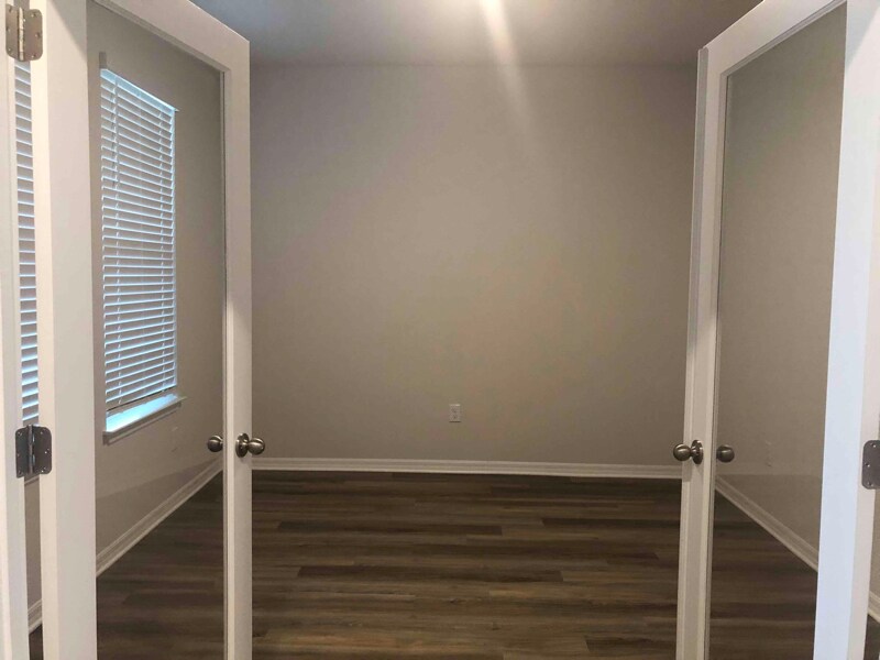 Building Photo - 5715 Silver Feather Way