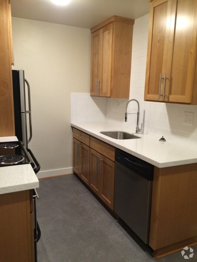 Building Photo - University Park 1bd Private Spacious 2bd-H...