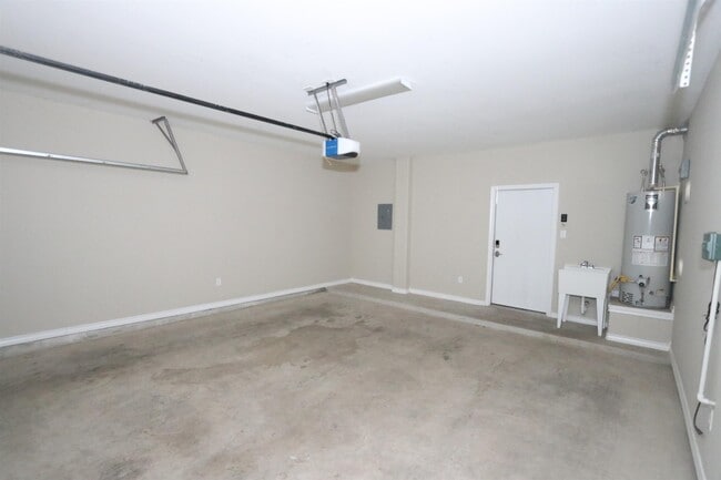 Building Photo - 7964 Elka Lp
